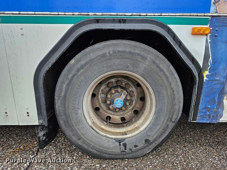 image for item DO4217 2006 Gillig G29B102N4  transit bus