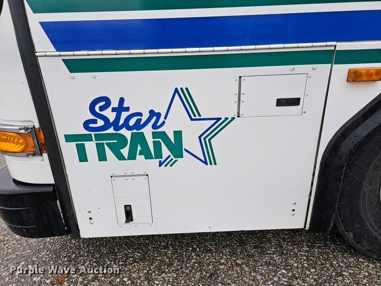 image for item DO4218 2006 Gillig G29B102N4  transit bus