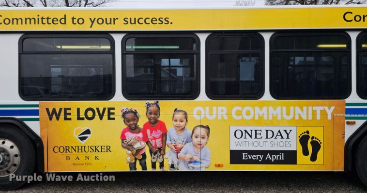 image for item DO4218 2006 Gillig G29B102N4  transit bus