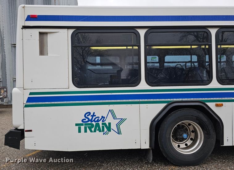 image for item DO4218 2006 Gillig G29B102N4  transit bus