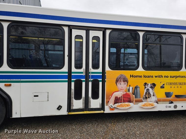 image for item DO4218 2006 Gillig G29B102N4  transit bus