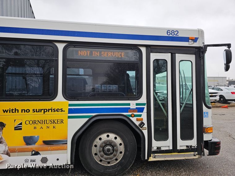 image for item DO4218 2006 Gillig G29B102N4  transit bus