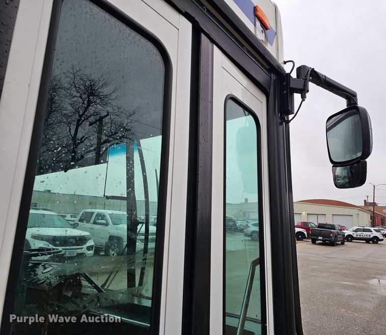 image for item DO4218 2006 Gillig G29B102N4  transit bus