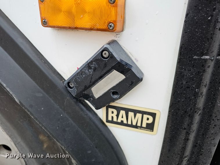 image for item DO4218 2006 Gillig G29B102N4  transit bus