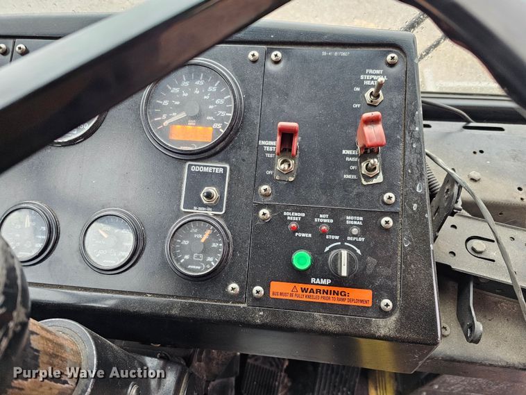 image for item DO4218 2006 Gillig G29B102N4  transit bus