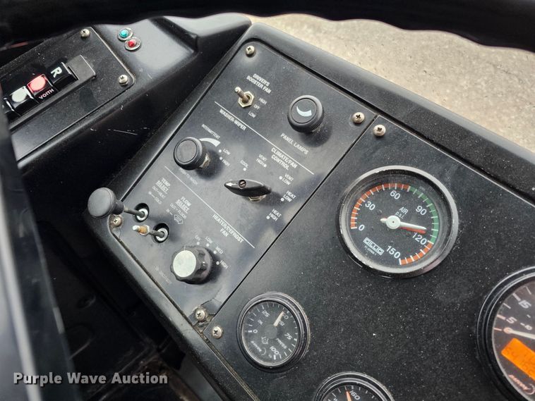 image for item DO4218 2006 Gillig G29B102N4  transit bus