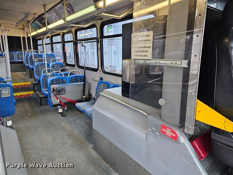 image for item DO4218 2006 Gillig G29B102N4  transit bus