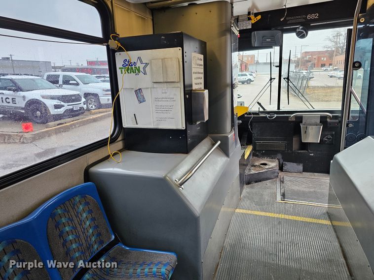 image for item DO4218 2006 Gillig G29B102N4  transit bus