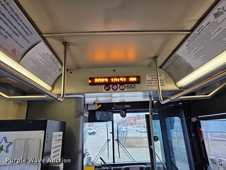 image for item DO4218 2006 Gillig G29B102N4  transit bus