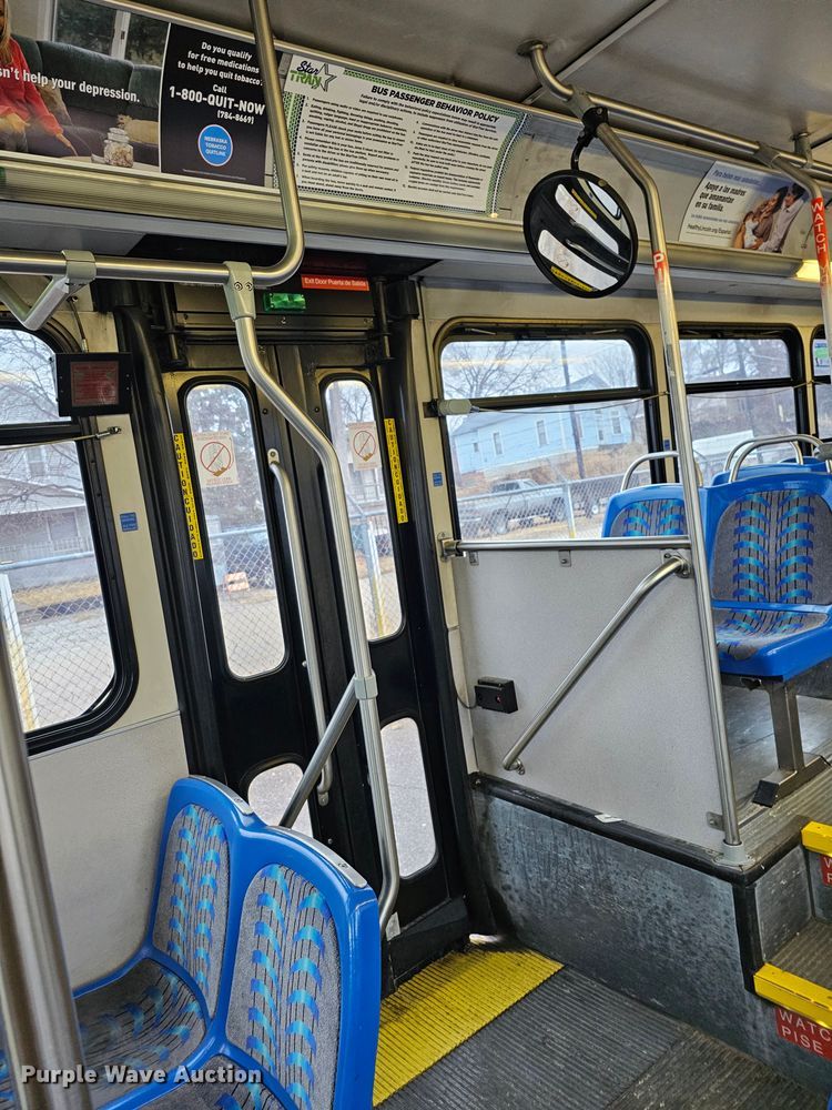 image for item DO4218 2006 Gillig G29B102N4  transit bus