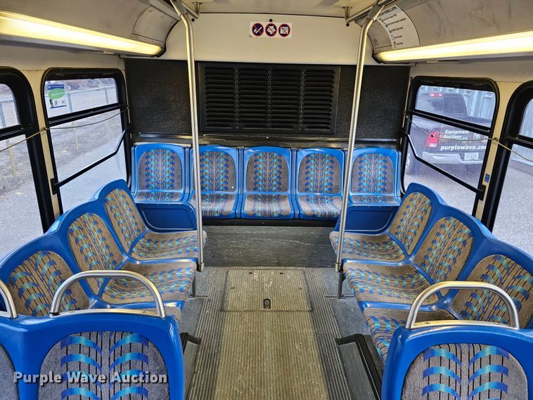 image for item DO4218 2006 Gillig G29B102N4  transit bus