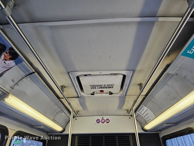 image for item DO4218 2006 Gillig G29B102N4  transit bus