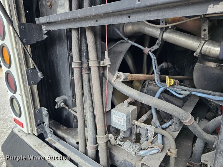 image for item DO4218 2006 Gillig G29B102N4  transit bus