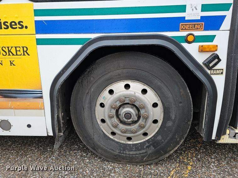 image for item DO4218 2006 Gillig G29B102N4  transit bus