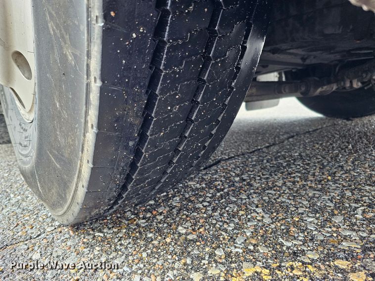 image for item DO4218 2006 Gillig G29B102N4  transit bus