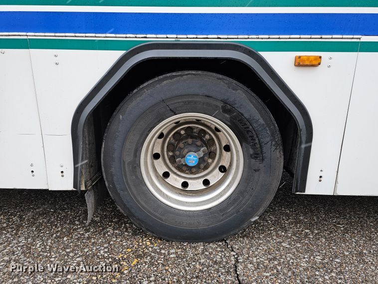 image for item DO4218 2006 Gillig G29B102N4  transit bus