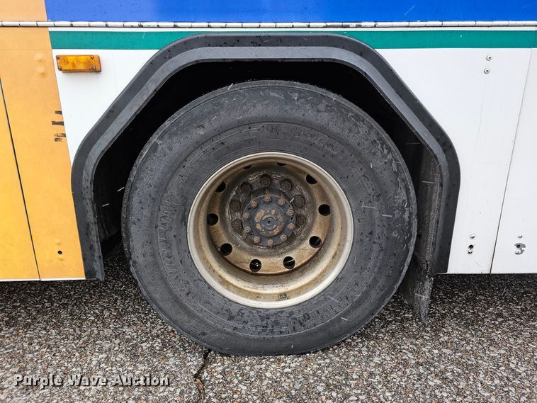 image for item DO4218 2006 Gillig G29B102N4  transit bus