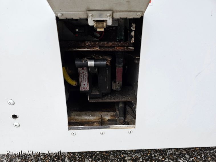 image for item DO4219 2006 Gillig G2B102N4  transit bus