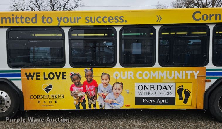 image for item DO4219 2006 Gillig G2B102N4  transit bus