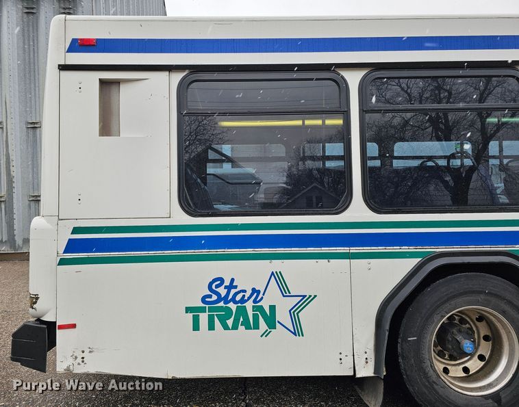 image for item DO4219 2006 Gillig G2B102N4  transit bus