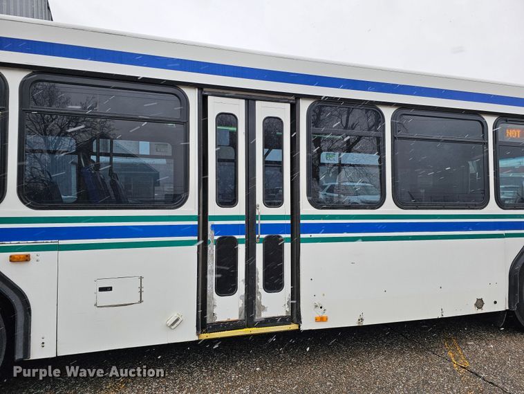 image for item DO4219 2006 Gillig G2B102N4  transit bus