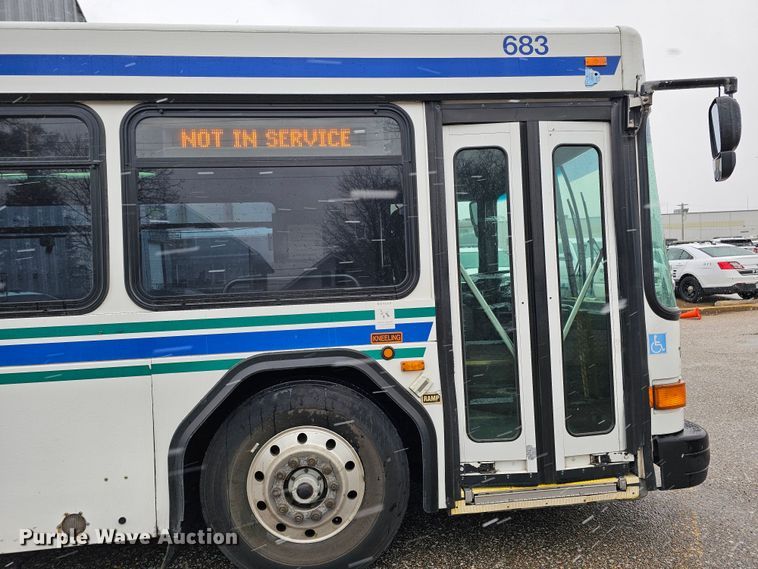 image for item DO4219 2006 Gillig G2B102N4  transit bus