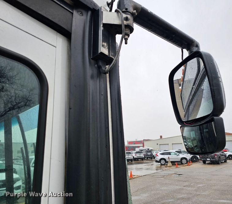 image for item DO4219 2006 Gillig G2B102N4  transit bus