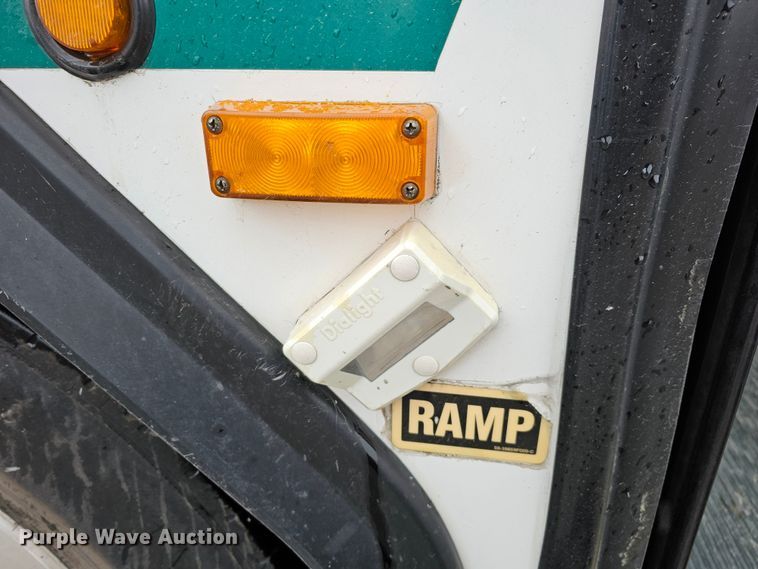 image for item DO4219 2006 Gillig G2B102N4  transit bus