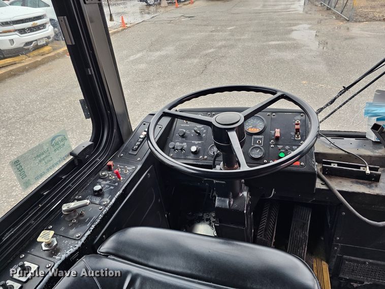 image for item DO4219 2006 Gillig G2B102N4  transit bus