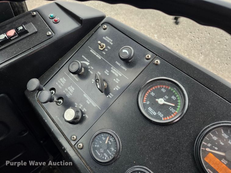 image for item DO4219 2006 Gillig G2B102N4  transit bus