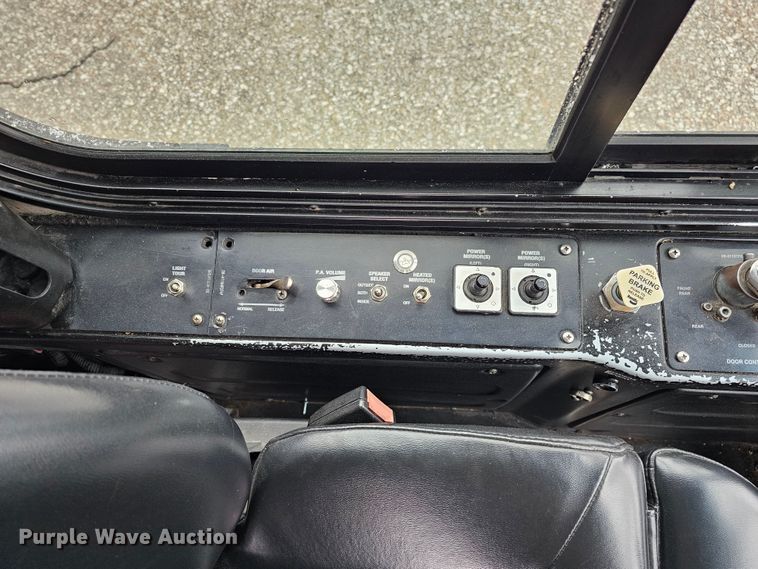 image for item DO4219 2006 Gillig G2B102N4  transit bus