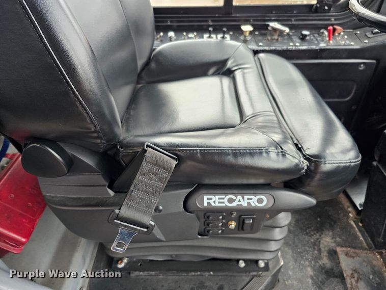 image for item DO4219 2006 Gillig G2B102N4  transit bus