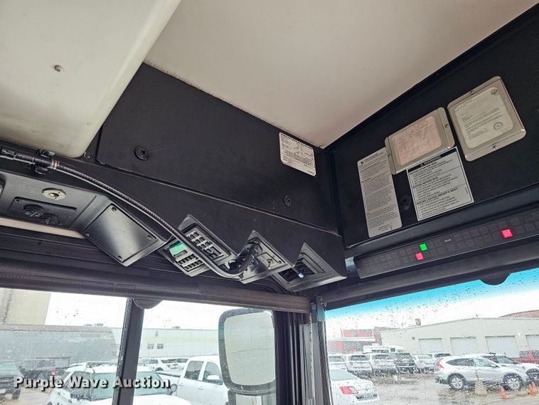 image for item DO4219 2006 Gillig G2B102N4  transit bus