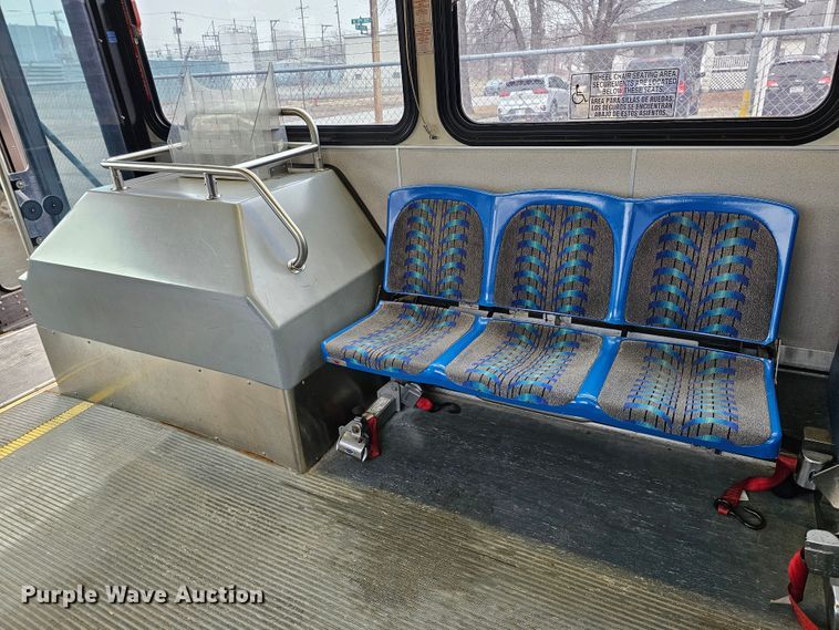 image for item DO4219 2006 Gillig G2B102N4  transit bus