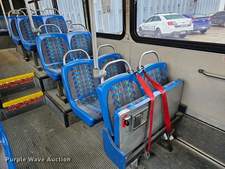 image for item DO4219 2006 Gillig G2B102N4  transit bus