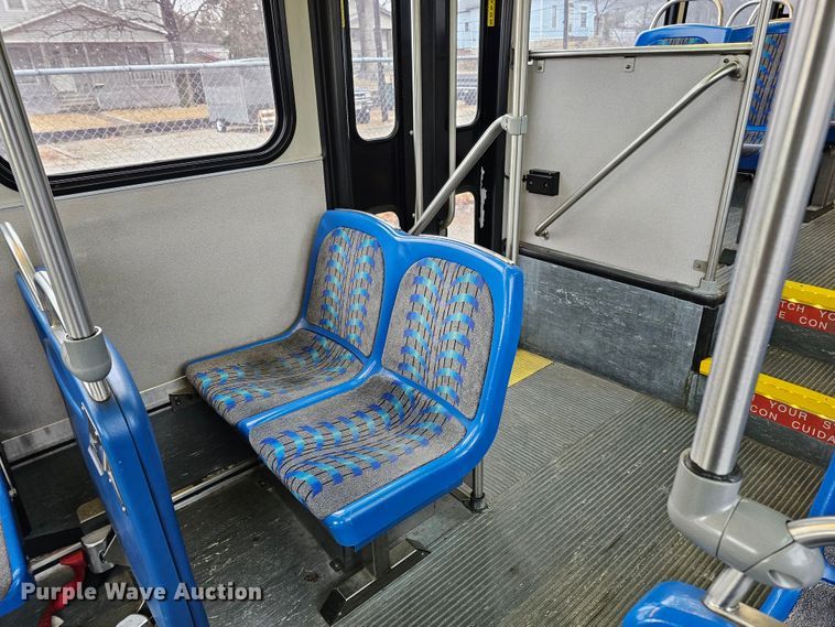 image for item DO4219 2006 Gillig G2B102N4  transit bus