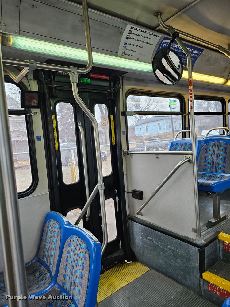 image for item DO4219 2006 Gillig G2B102N4  transit bus