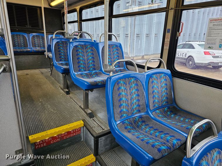 image for item DO4219 2006 Gillig G2B102N4  transit bus