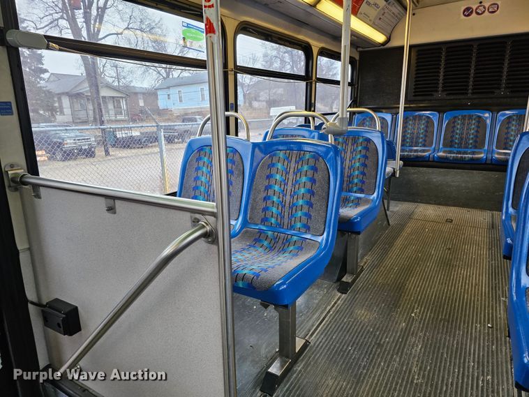 image for item DO4219 2006 Gillig G2B102N4  transit bus