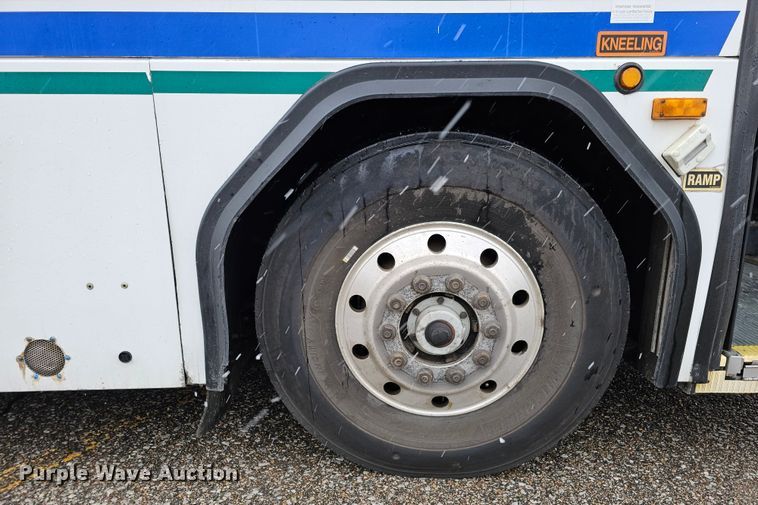 image for item DO4219 2006 Gillig G2B102N4  transit bus