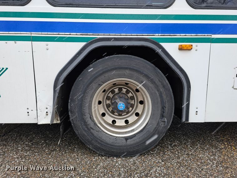 image for item DO4219 2006 Gillig G2B102N4  transit bus