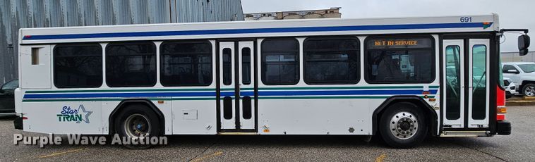 image for item DO4220 2006 Gillig G29B102N4  transit bus