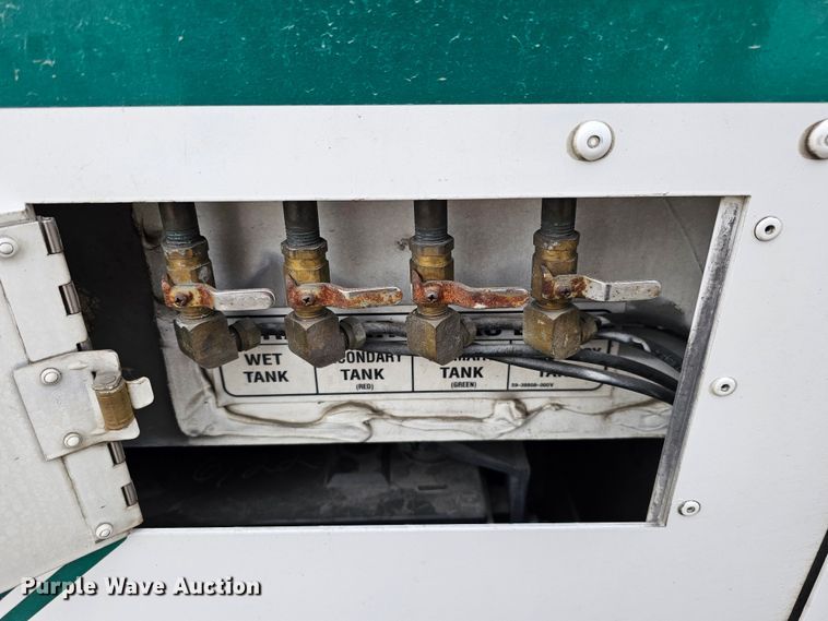 image for item DO4220 2006 Gillig G29B102N4  transit bus