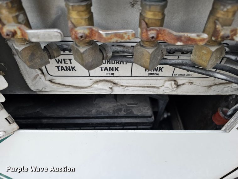 image for item DO4220 2006 Gillig G29B102N4  transit bus