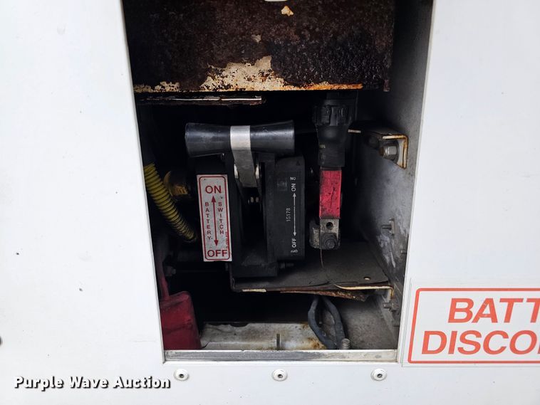 image for item DO4220 2006 Gillig G29B102N4  transit bus