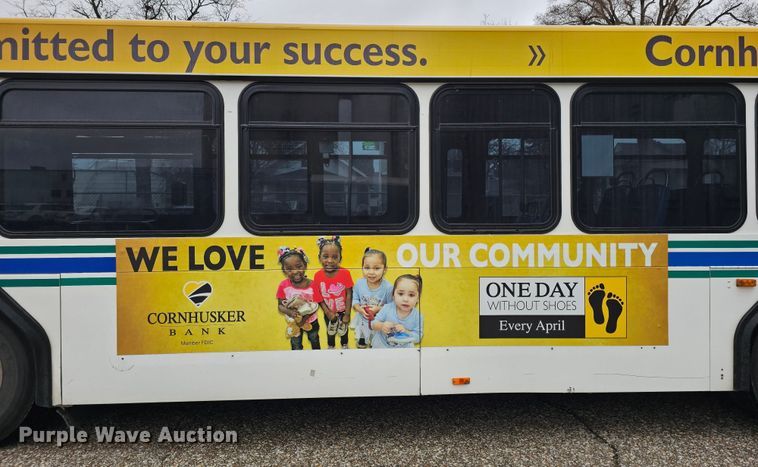 image for item DO4220 2006 Gillig G29B102N4  transit bus