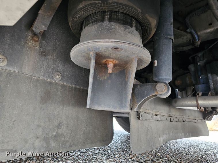 image for item DO4220 2006 Gillig G29B102N4  transit bus