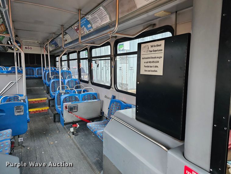 image for item DO4220 2006 Gillig G29B102N4  transit bus