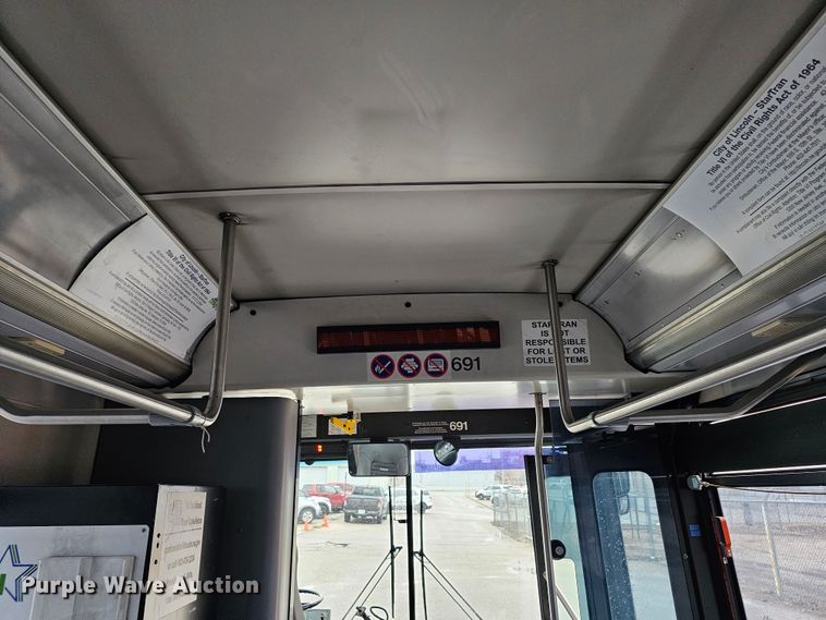 image for item DO4220 2006 Gillig G29B102N4  transit bus