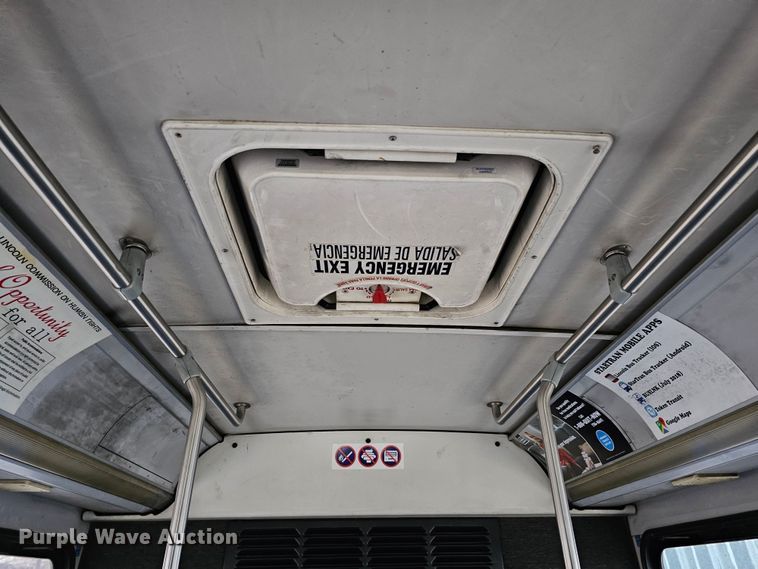 image for item DO4220 2006 Gillig G29B102N4  transit bus